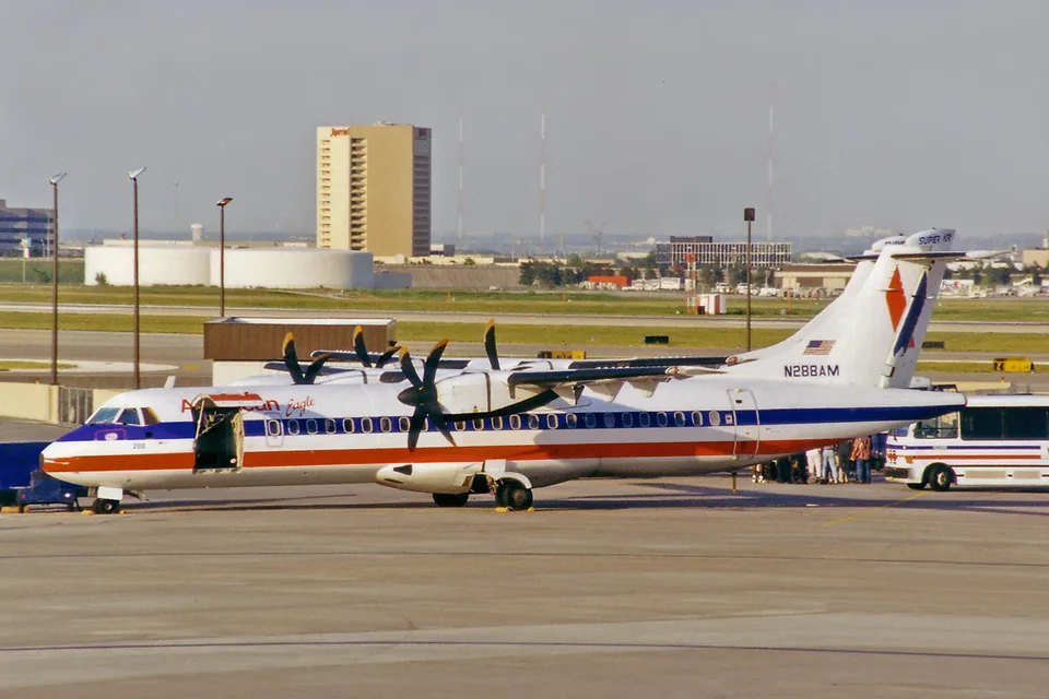 American Eagle ATR 72 N288AM on the ground at Dallas Fort Worth.