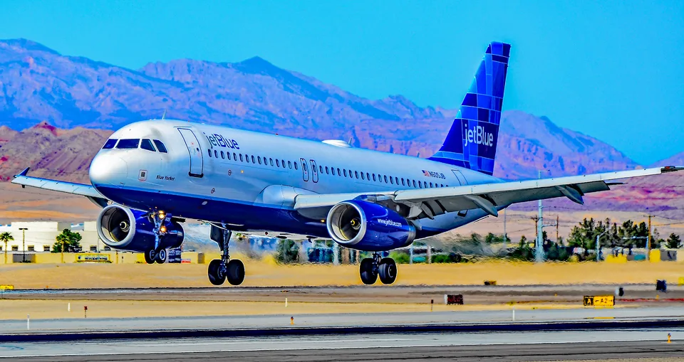 JetBlue Airbus A320-232 N605JB at Las Vegas in 2011