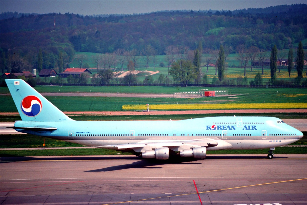 Korean Air Boeing 747 HL7468 taxiing at Zurich before the accident