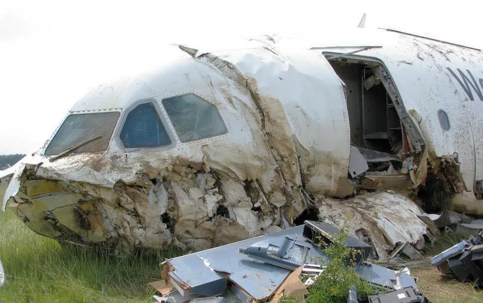 Crushed nose and damaged left side of UPS Airbus A300 N155UP after the Birmingham accident.